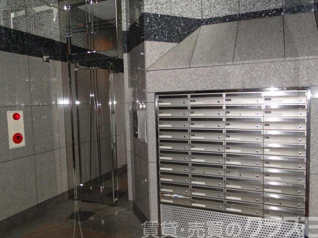 28/30 エントランス