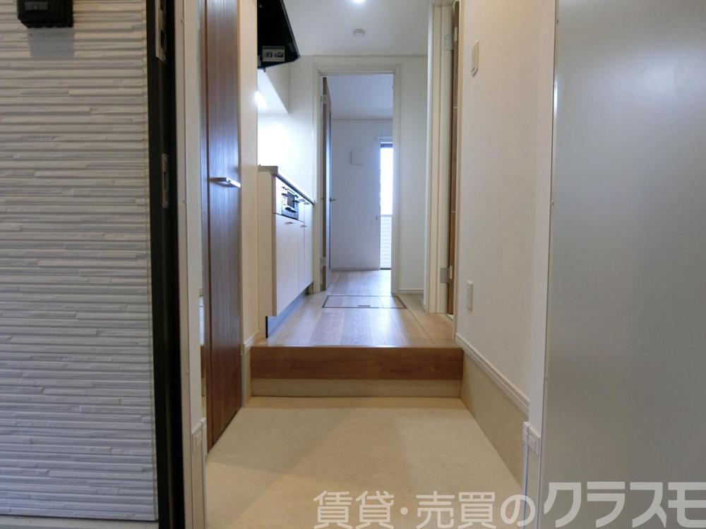 16/30 玄関