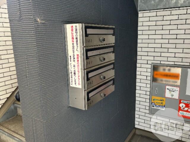 16/27 エントランス