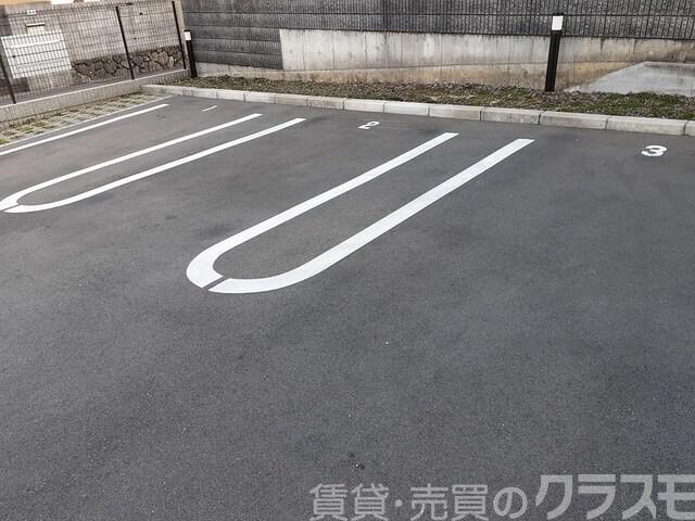 14/18 駐車場