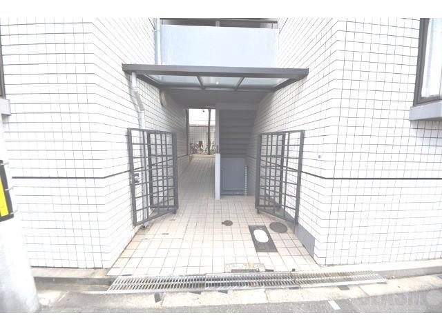 20/29 エントランス