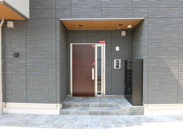 28/30 エントランス