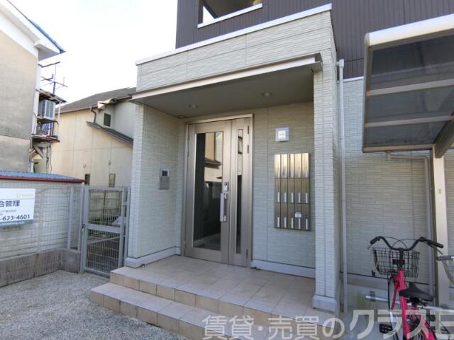 28/30 エントランス