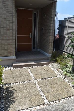 30/30 エントランス