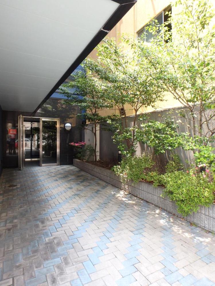 14/23 エントランス