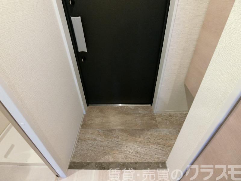 16/30 玄関