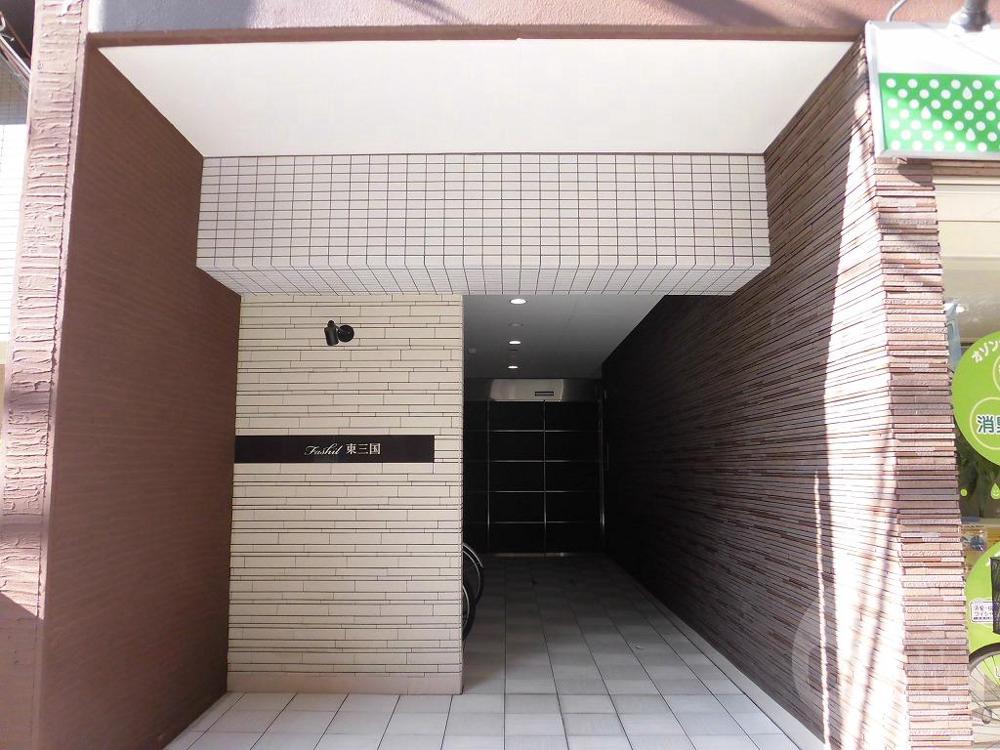 21/26 エントランス