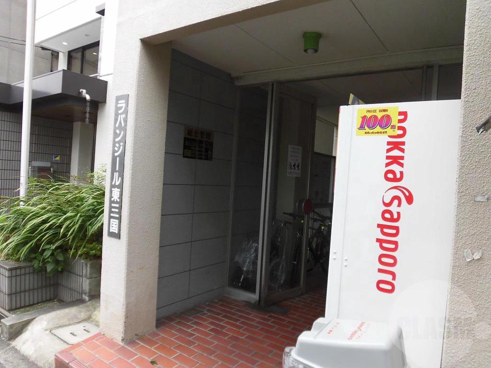 18/25 エントランス