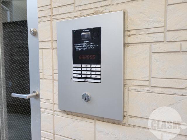 18/30 エントランス