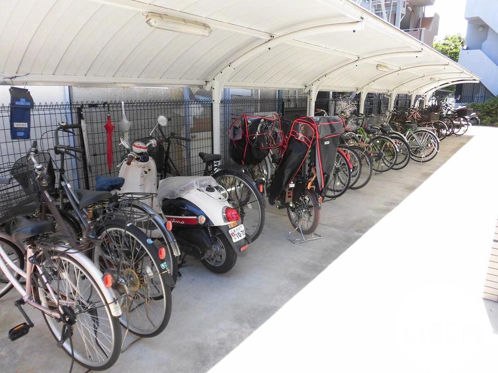 22/28 駐車場
