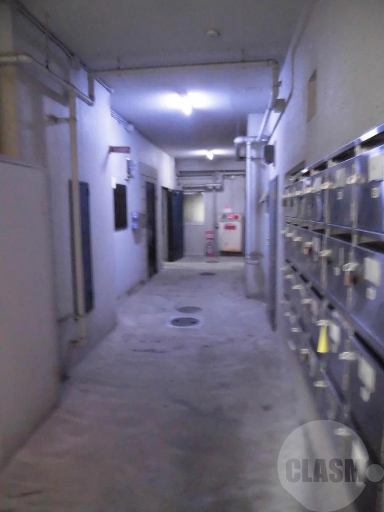 21/25 エントランス