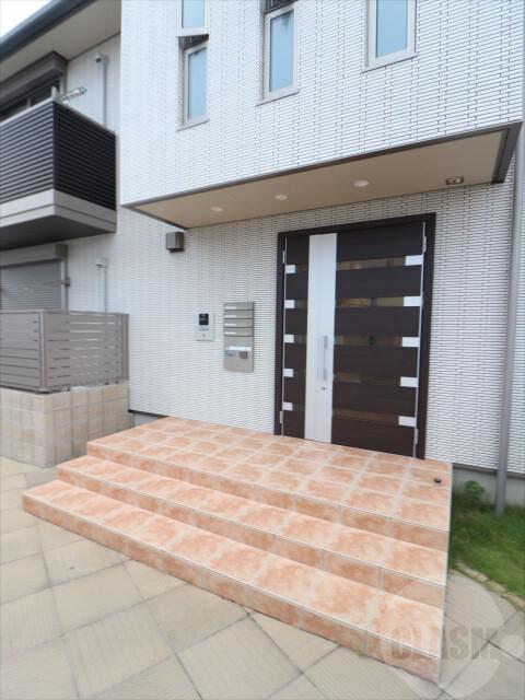 22/30 エントランス