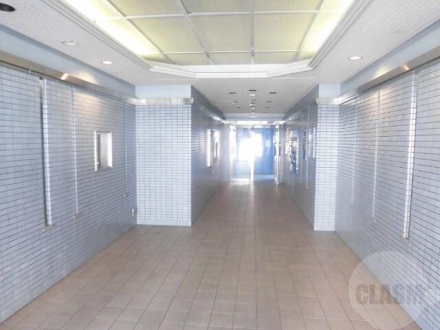 24/30 エントランス