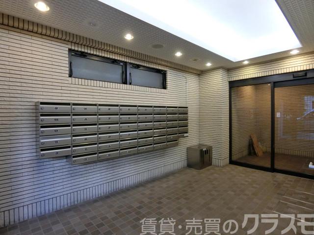 27/30 エントランス