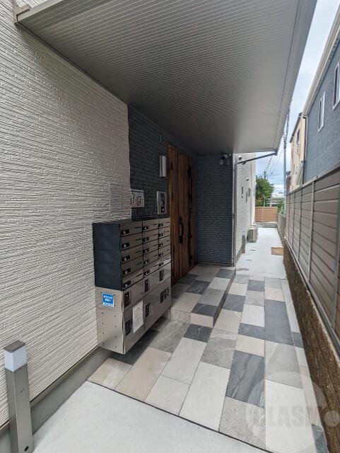 21/30 エントランス