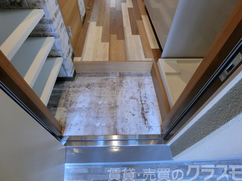 17/30 玄関