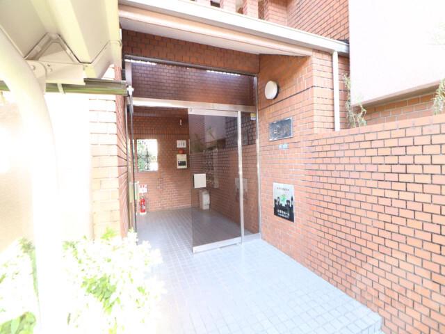 19/26 エントランス