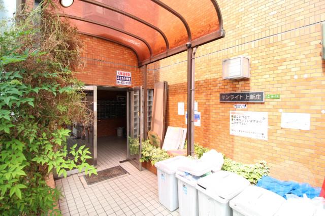 18/28 エントランス