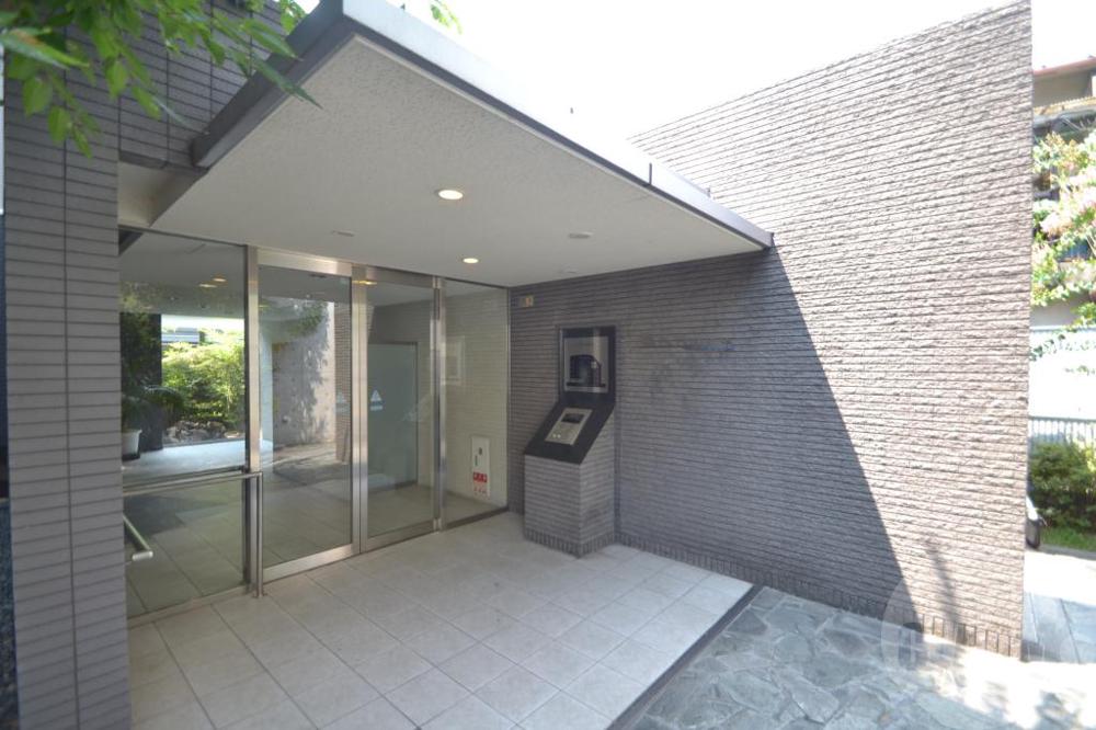 20/28 エントランス