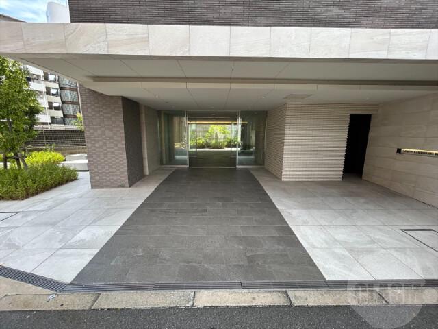 22/30 エントランス