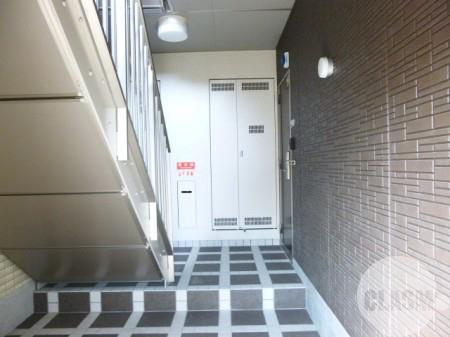 21/30 エントランス