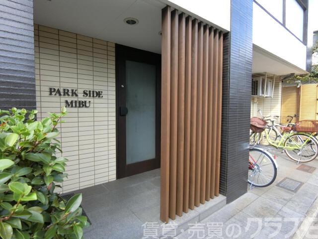 2/4 エントランス