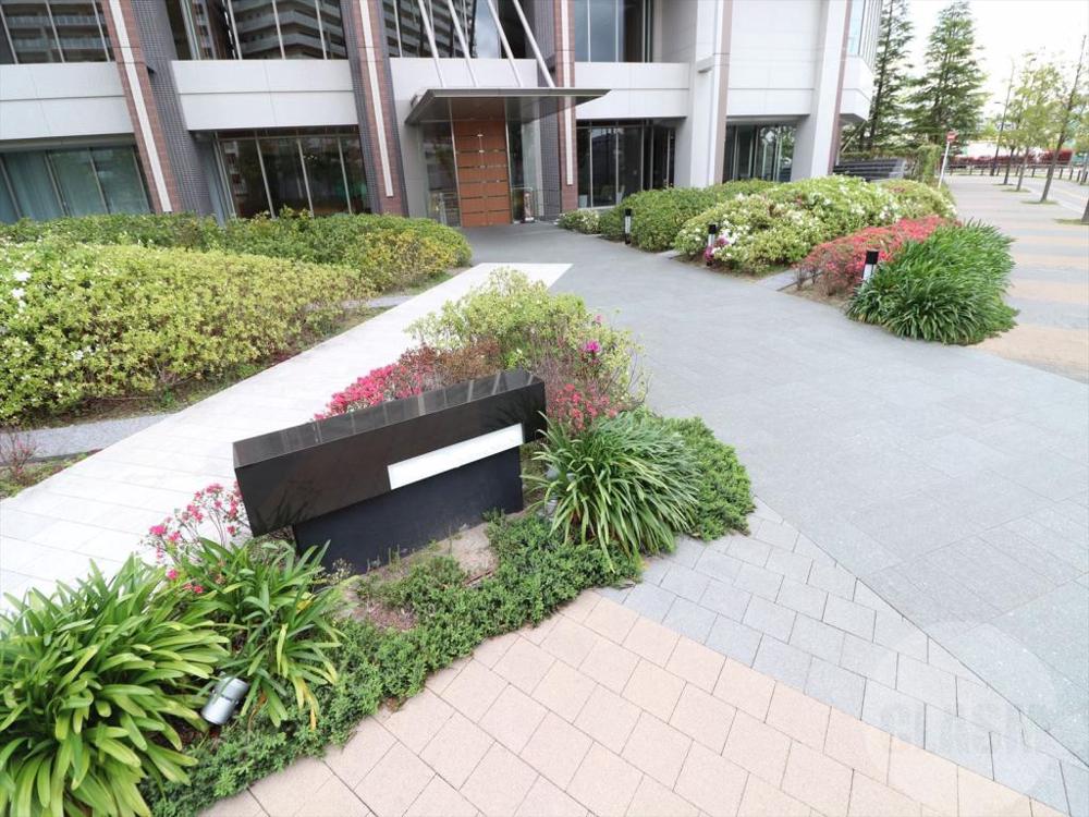 22/30 エントランス