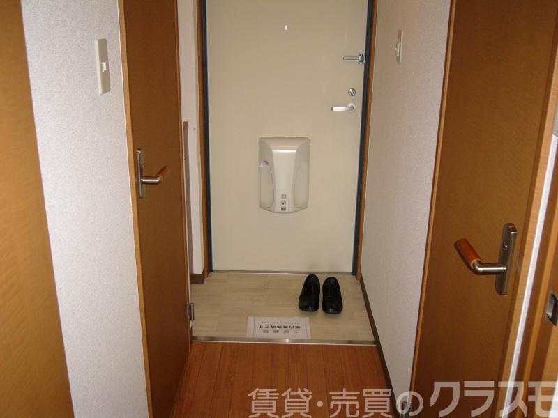 16/30 玄関