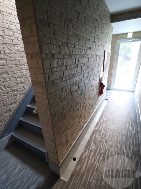 21/28 エントランス