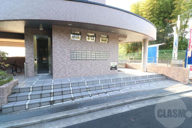 22/30 エントランス