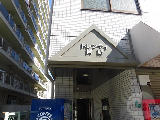 21/22 エントランス