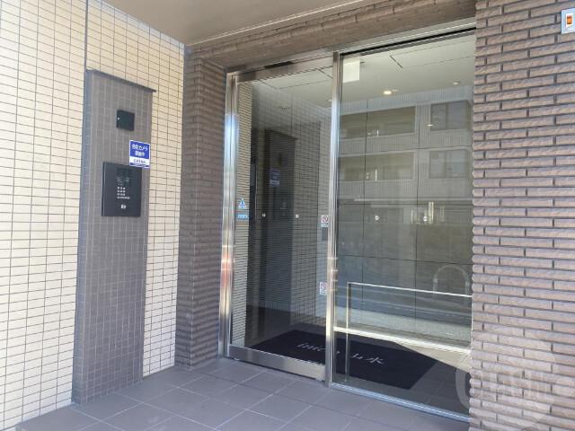 18/24 エントランス