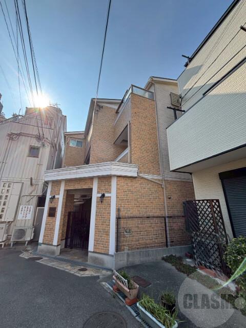 21/30 エントランス