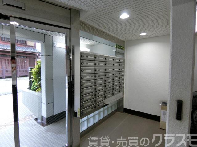 28/30 エントランス