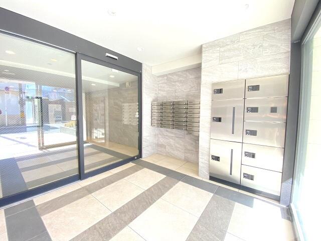 20/27 エントランス