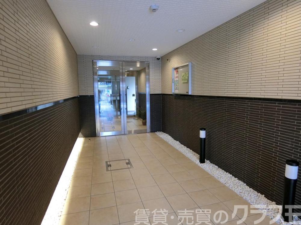 28/30 エントランス