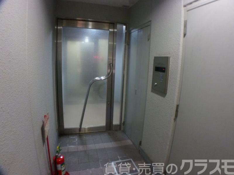 30/30 エントランス