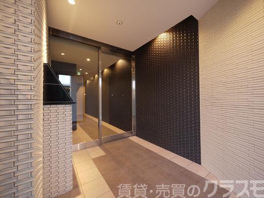 28/30 エントランス