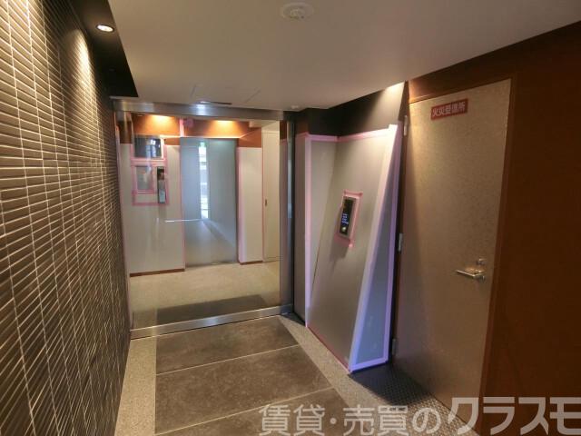 2/4 エントランス