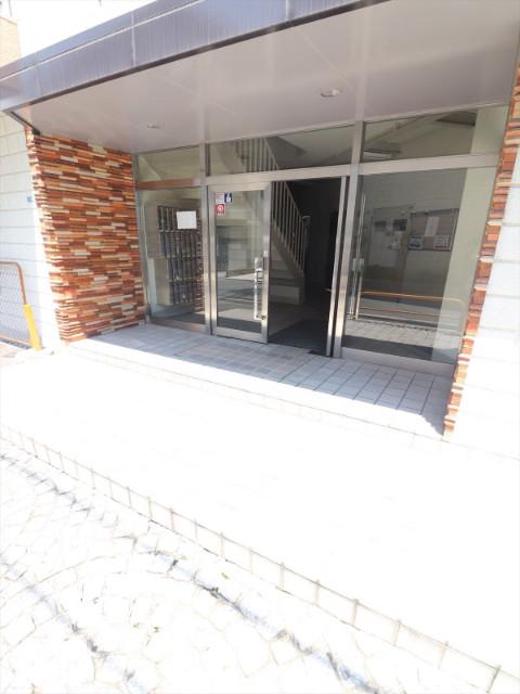 22/30 エントランス