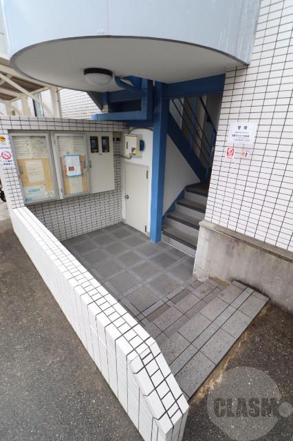 22/30 エントランス