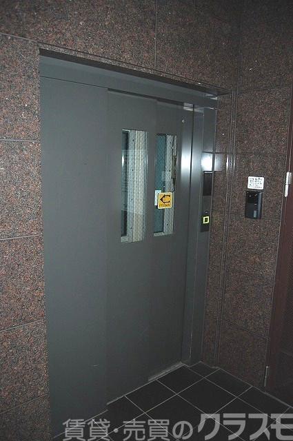 30/30 エントランス