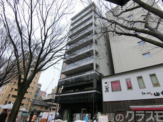 30/30 エントランス