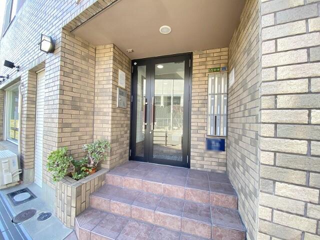 20/29 エントランス