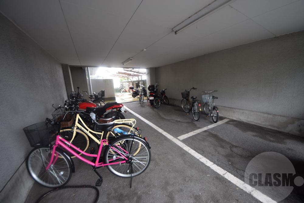 16/25 エントランス