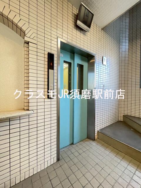 21/30 エントランス