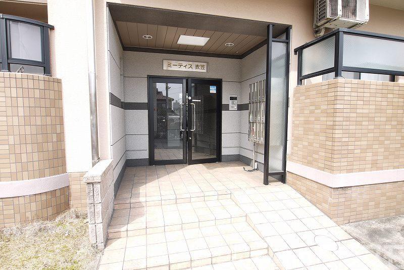 30/30 エントランス