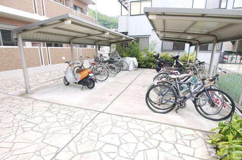 30/30 エントランス