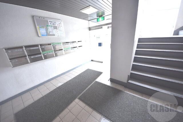 22/30 エントランス