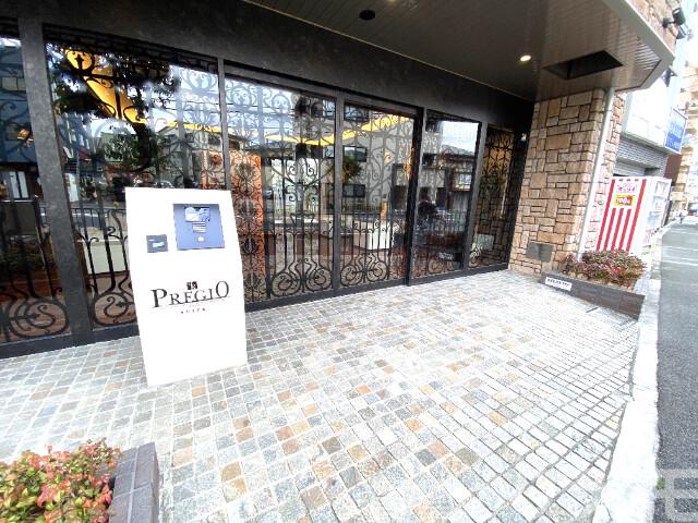 23/27 エントランス